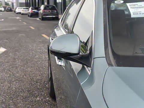 2025�� �Ŀ� E 300 L ʱ���˶���