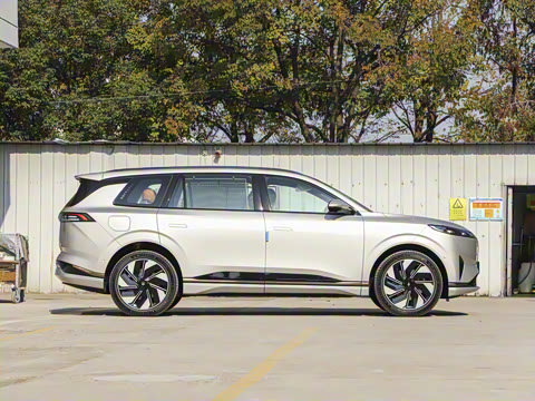 2025�� 636Max����� 5��