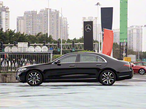 2025�� S 400 L ������