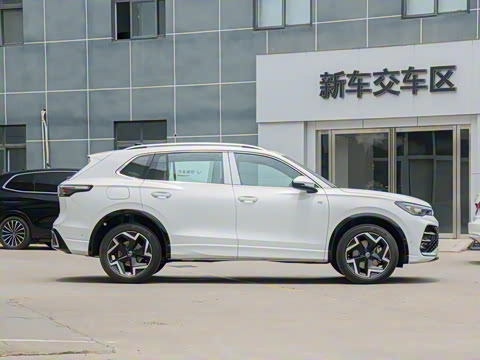 2025�� PRO 380TSI ���� R-Line �����