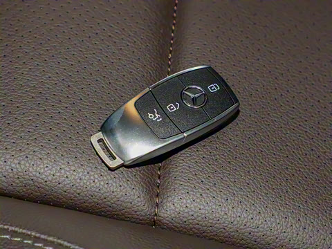 2025�� GLE 400 e 4MATIC