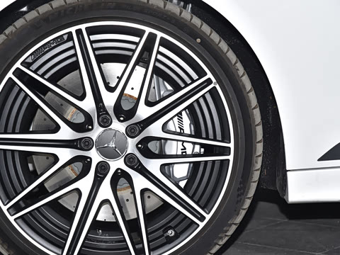 2025�� AMG C 43 4MATIC ���нγ� �ر��