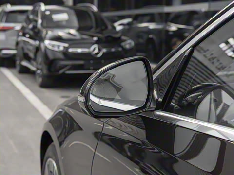 2025�� �Ŀ� E 300 L �����