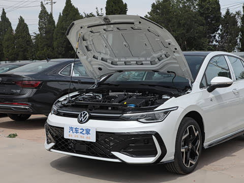 2025�� �Ŀ�� 300TSI R-Line