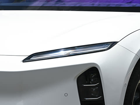 2025�� 75kWh Touring