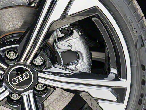 2025�� 200���������� 40 TFSI ���������� B&O ��ҹ��