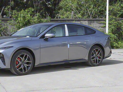 2025�� ���� 650ProѲ����