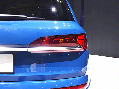 2025�� 55 TFSI quattro S line�����