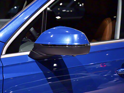 2025�� 55 TFSI quattro S line�����