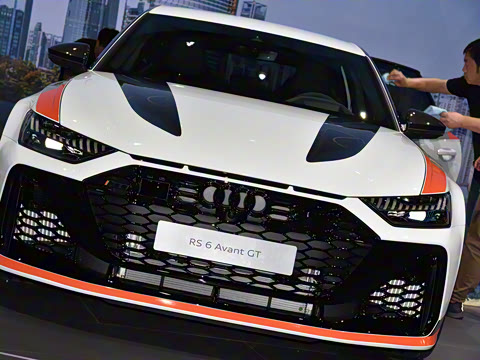 2025�� RS 6 Avant GT