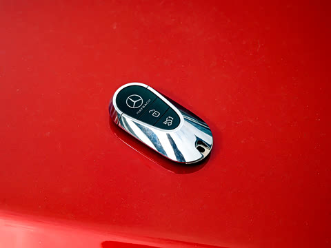 2024�� EQS 680 ���а�