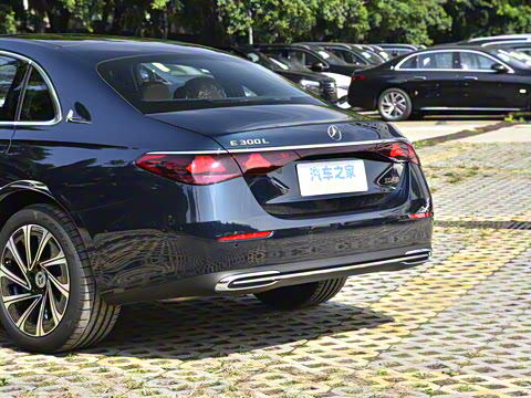 2025�� E 300 L ������