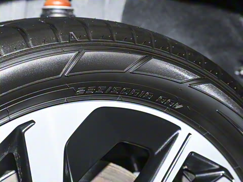 2025�� 688MAX 175kW