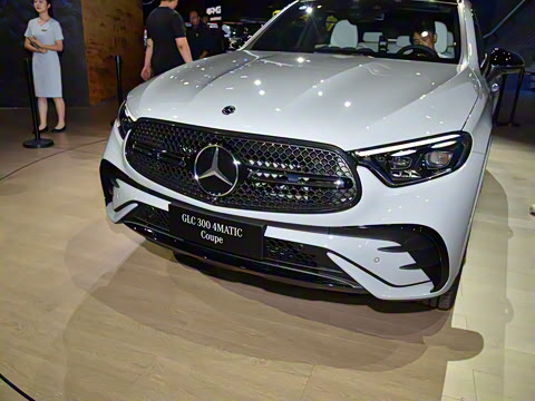 2025�� GLC 300 4MATIC ����SUV