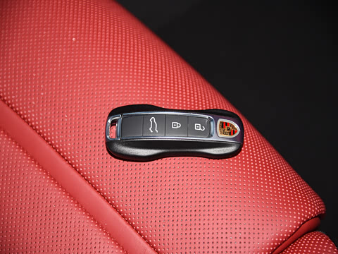 2025�� Cayenne Coup�� 3.0T