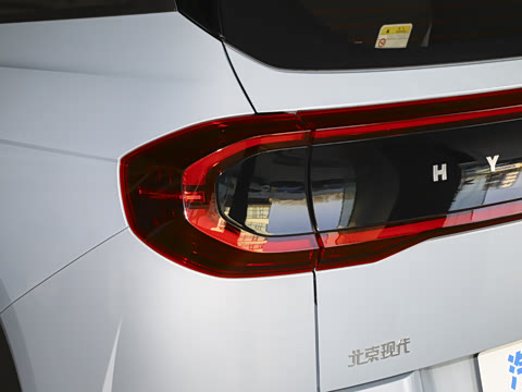 2023�� ��� 2.0L ����LUX