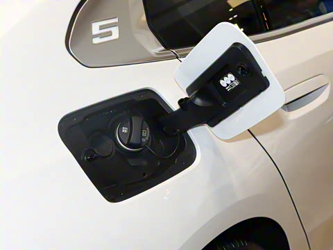 2025�� 530Li ������ M�˶���װ