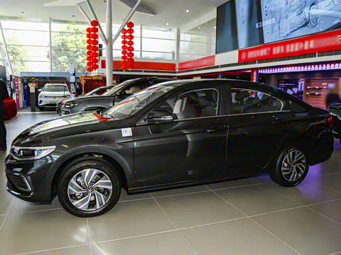 2025�� 280TSI DSG���а�