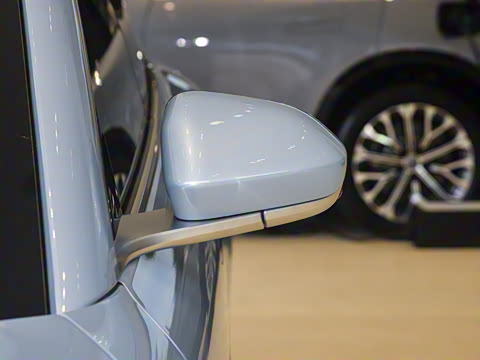 2025�� 75kWh Touring