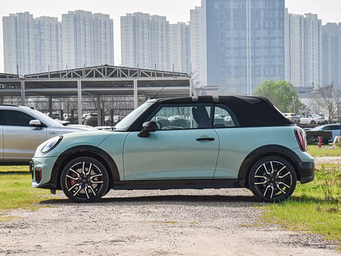 2025�� JOHN COOPER WORKS CABRIO