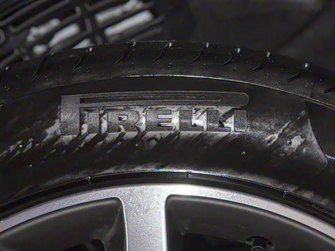 2025�� P250 R-Dynamic SE