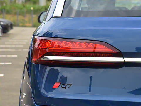 2024�� 45 TFSI quattro S line�˶���