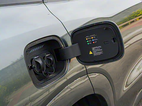 2025�� DM 215KM�����״��콢��