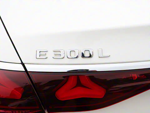 2025�� E 300 L ʱ���˶���