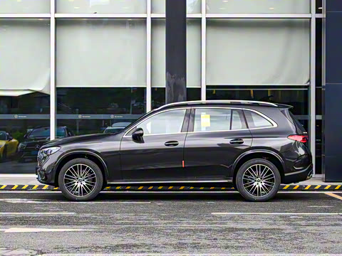 2025�� �Ŀ� GLC 300 L 4MATIC ������ 5��