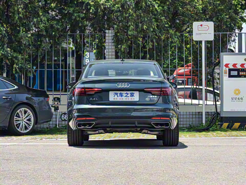 2025�� 200���������� 40 TFSI ����������