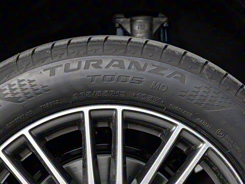 2025�� GLC 300 L 4MATIC ������ 7��