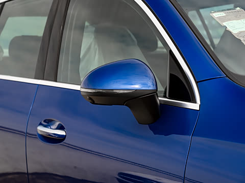 2025�� GLC 300 L 4MATIC ������ 7��