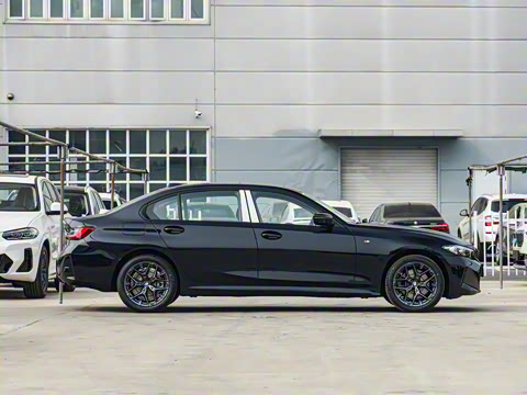 2025�� 330Li M�˶���ҹ��װ