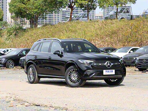 2025�� GLC 300 L 4MATIC ������ 5��