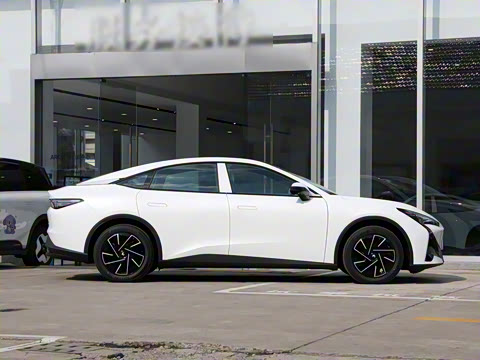 2024�� 560PRO 185kW