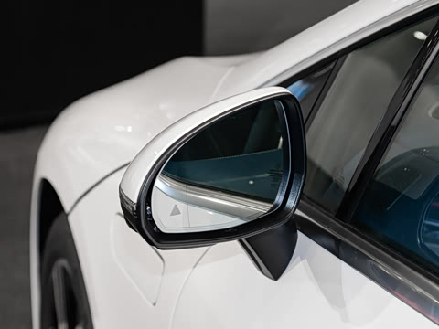 2025�� 500 4MATIC ������