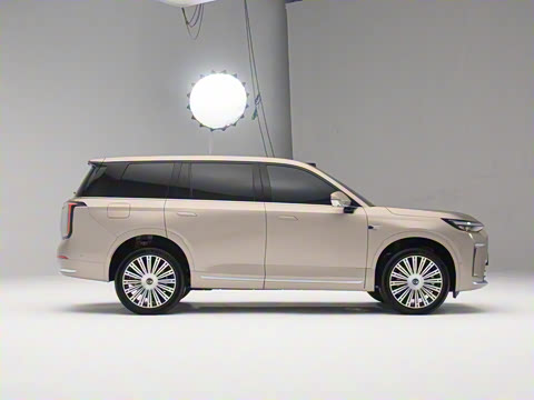 2025�� Ǭ�� UItra 6��