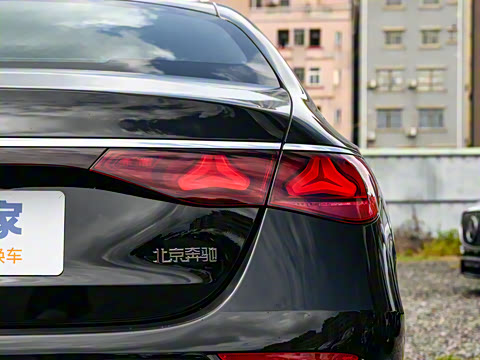 2025�� E 300 L ������