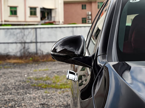 2025�� E 300 L ������