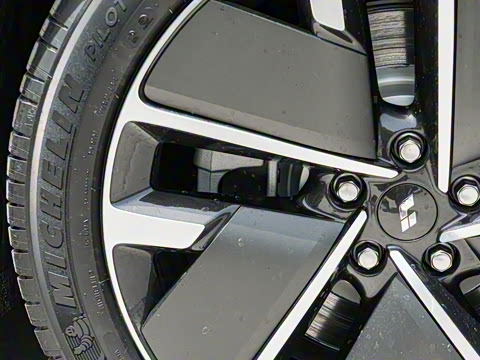 2025�� Ultra ���ܻ��°�