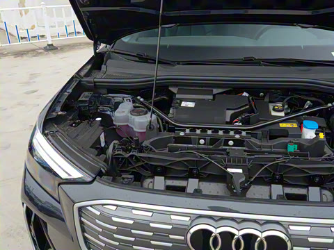 2024�� 40 e-tron ������