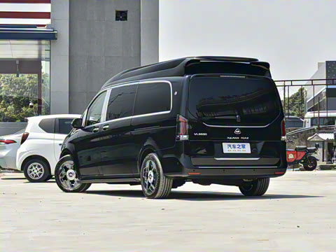 2025�� 2.0T �����