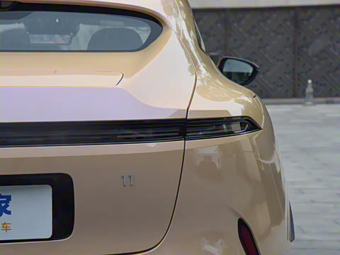 2025�� Ultra ���̰�