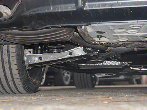 2025�� 200���������� 40 TFSI ���������� B&O ��ҹ��