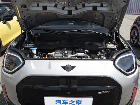 2025�� JOHN COOPER WORKS