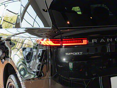 2025�� 400PS Dynamic SE