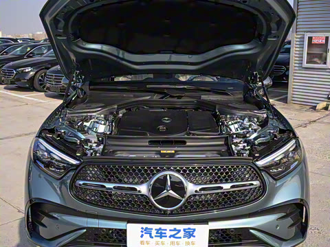 2025�� GLC 300 L 4MATIC ������ 5��