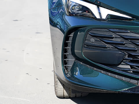 2025�� 2.0T Trophy+ �����˶���