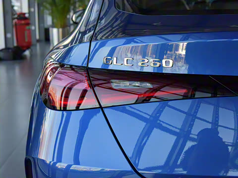 2025�� GLC 260 4MATIC ����SUV