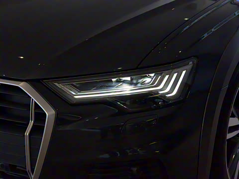 2025�� allroad quattro ̽���� 55 TFSI ����ԽҰ��